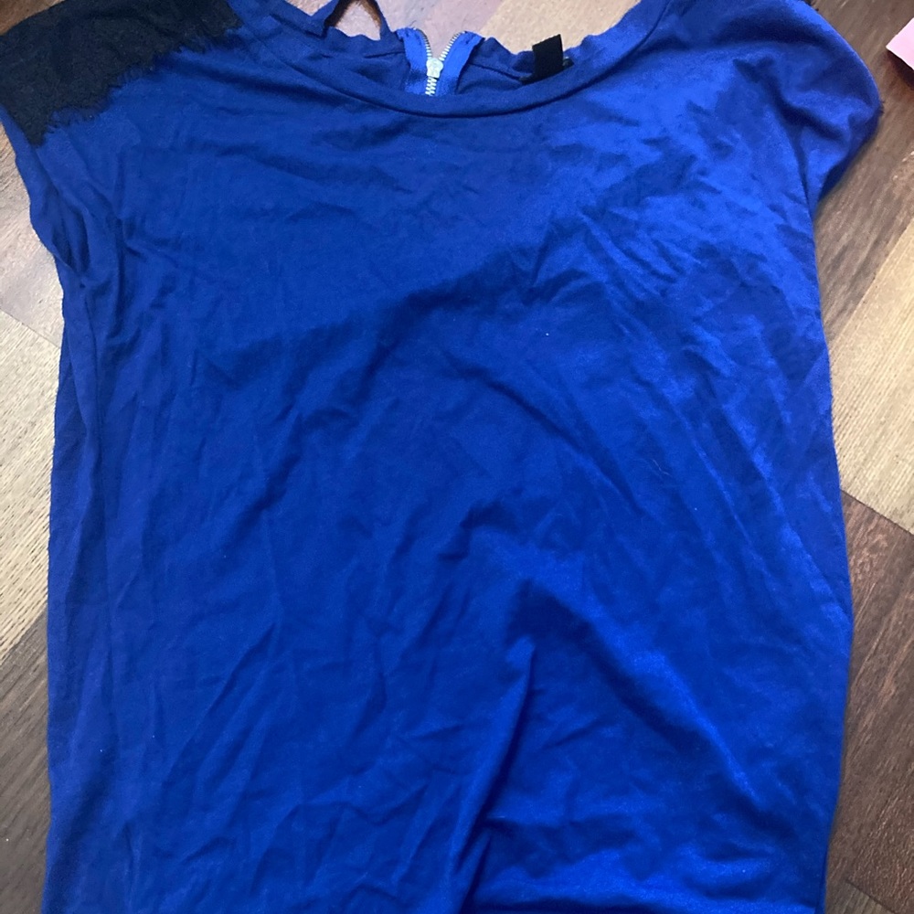 Women’s shirt